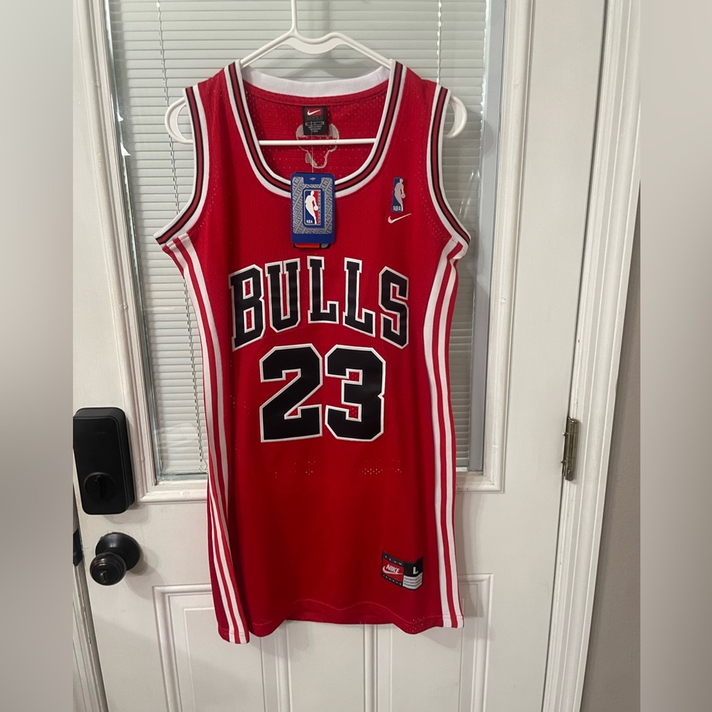 NWT Women’s Nike Chicago Bulls NBA Jordan 23 Mini Jersey Dress RARE Large